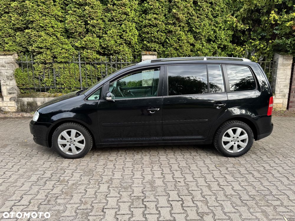 Volkswagen Touran 1.9 TDI Conceptline DSG - 12
