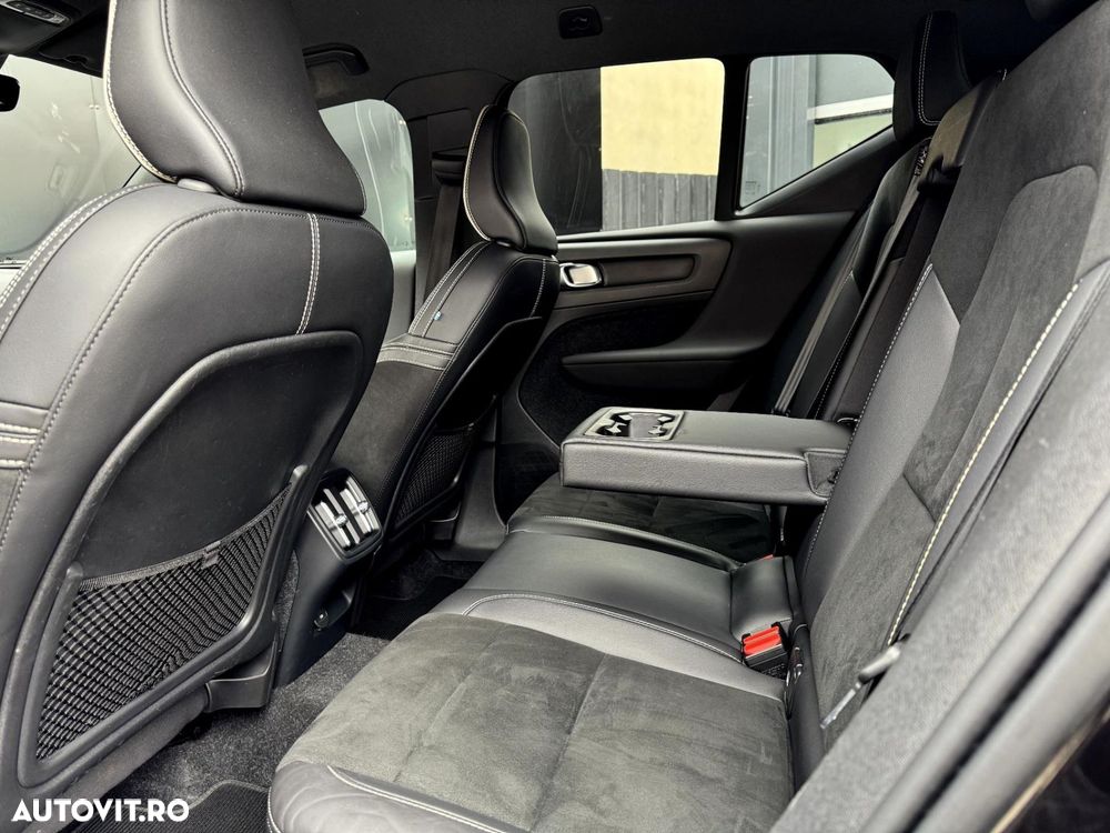 Volvo XC 40 B4 AT8 AWD Mild Hybrid R-Design - 23