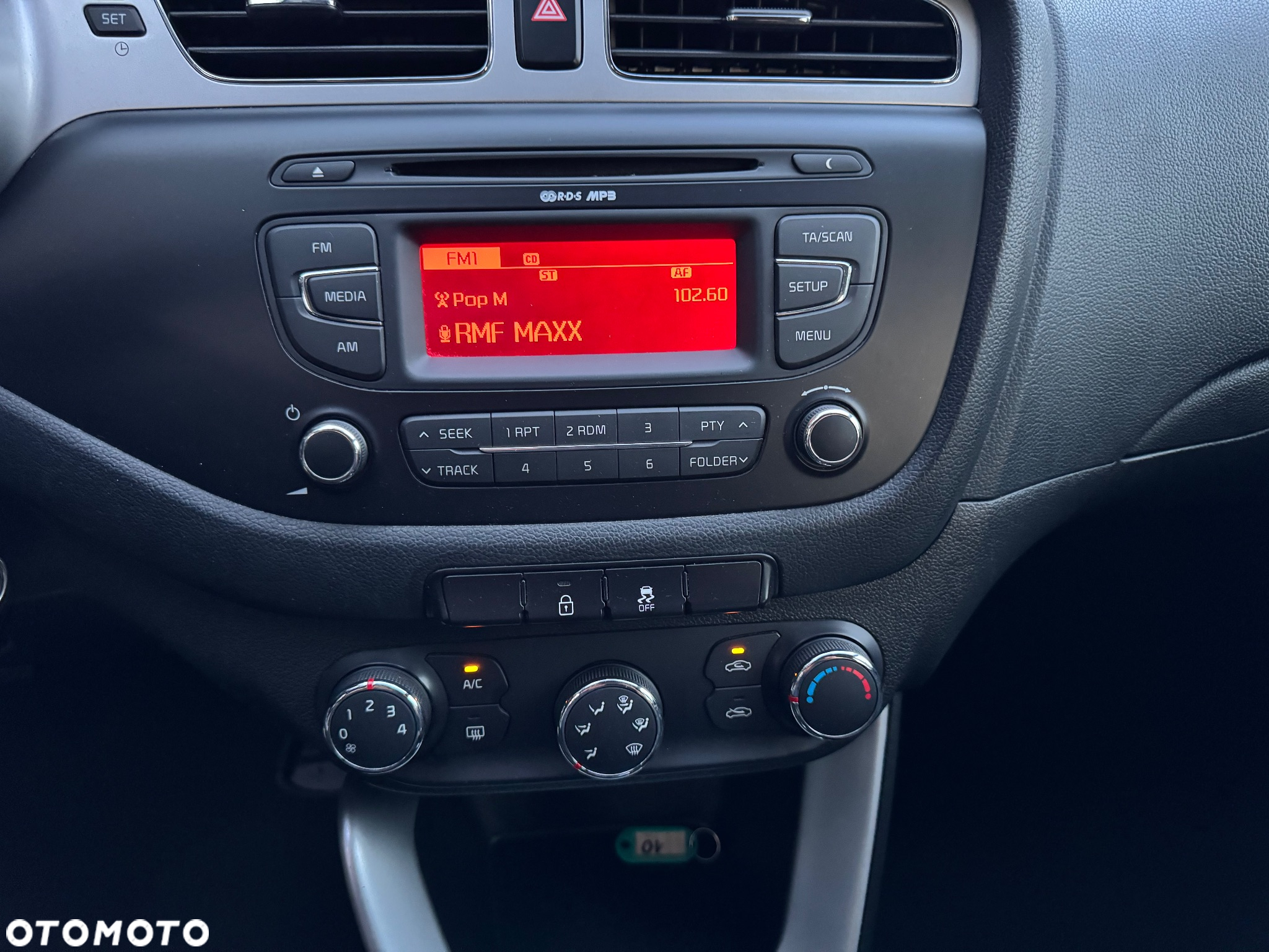 Kia Ceed - 16