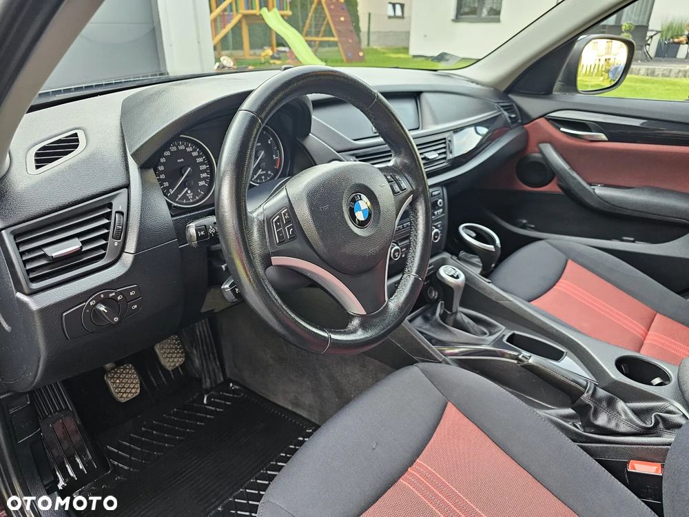 BMW X1 sDrive18d - 12