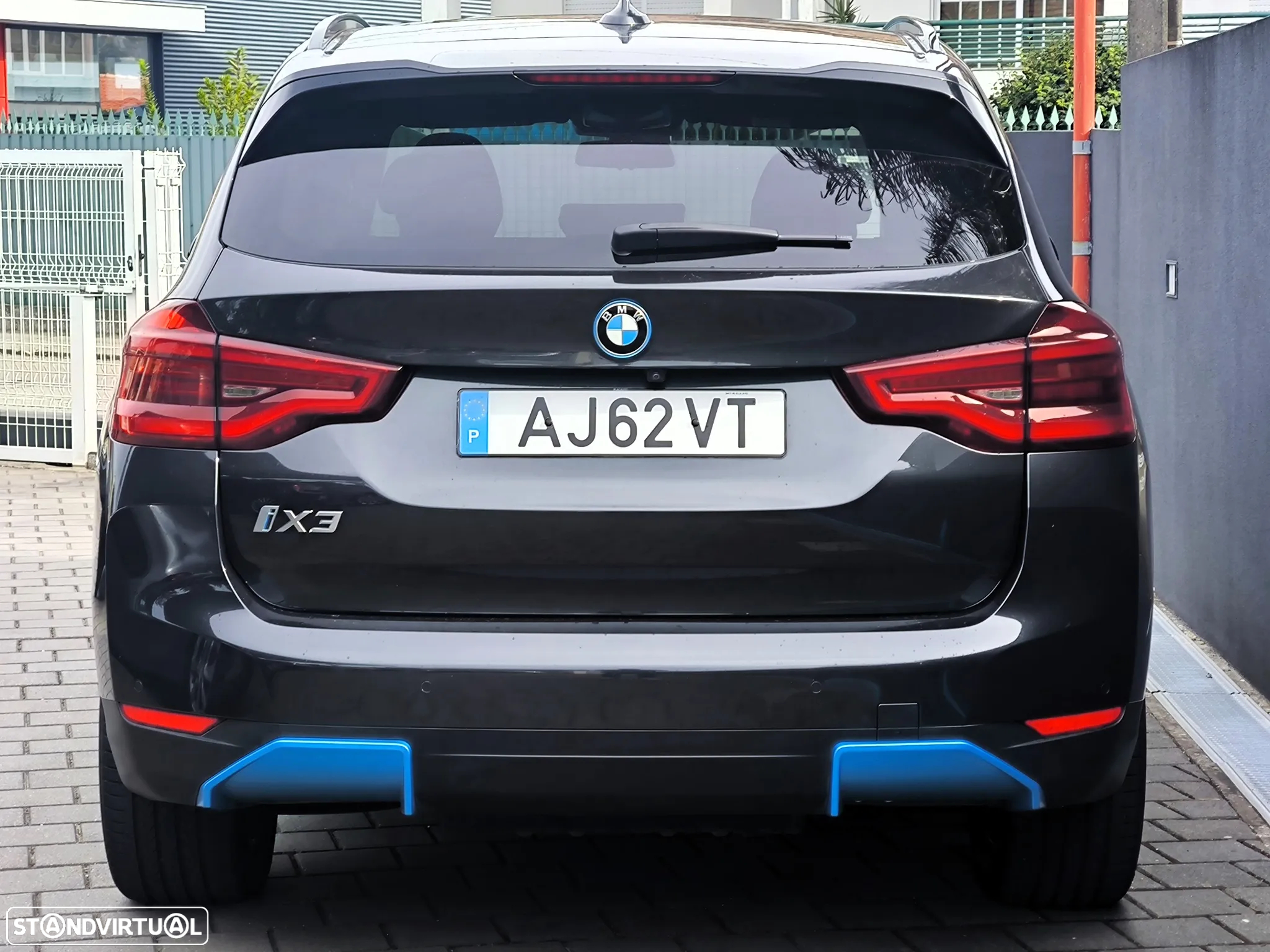BMW iX3 Inspiring - 12