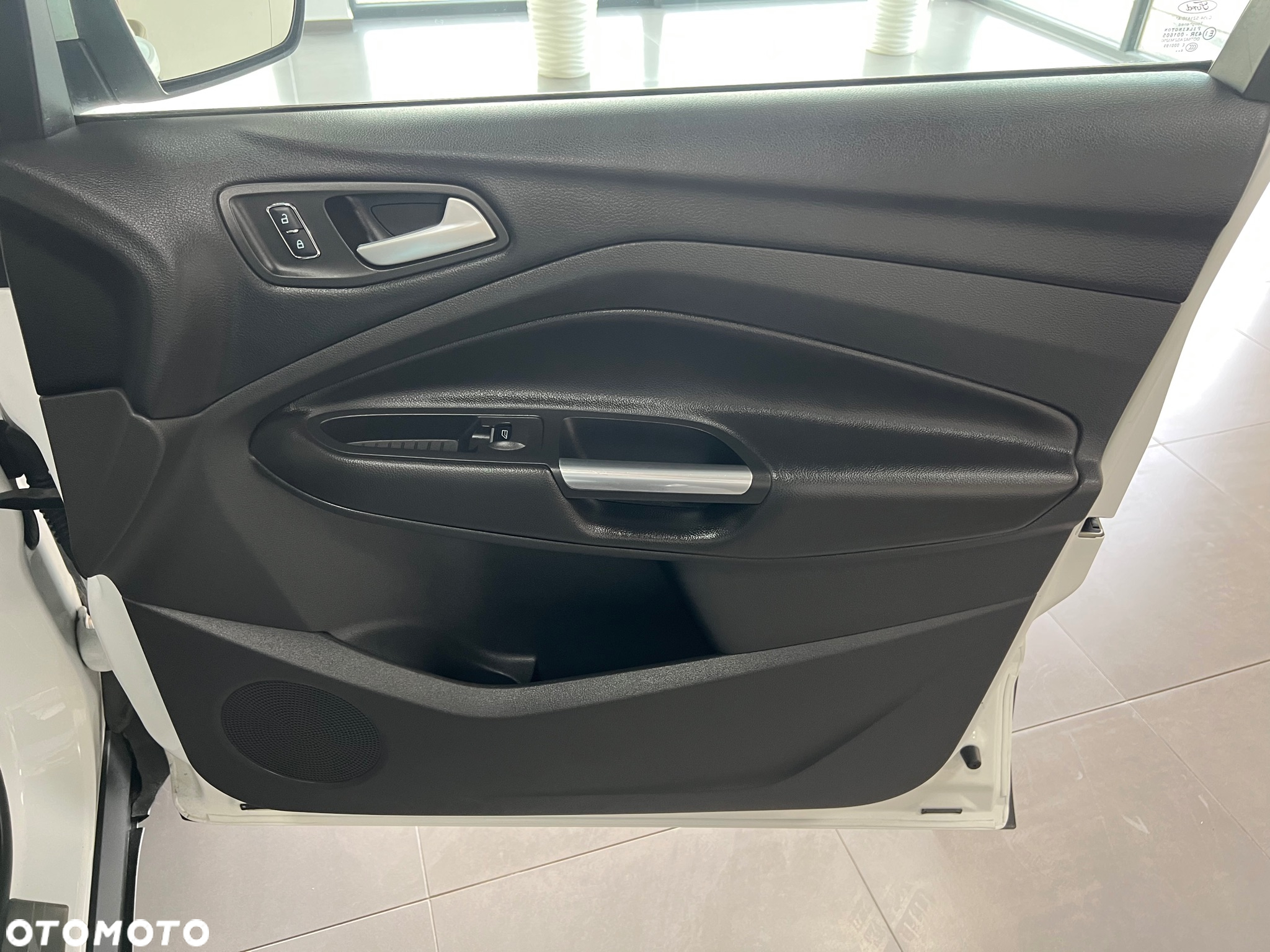 Ford Kuga - 34