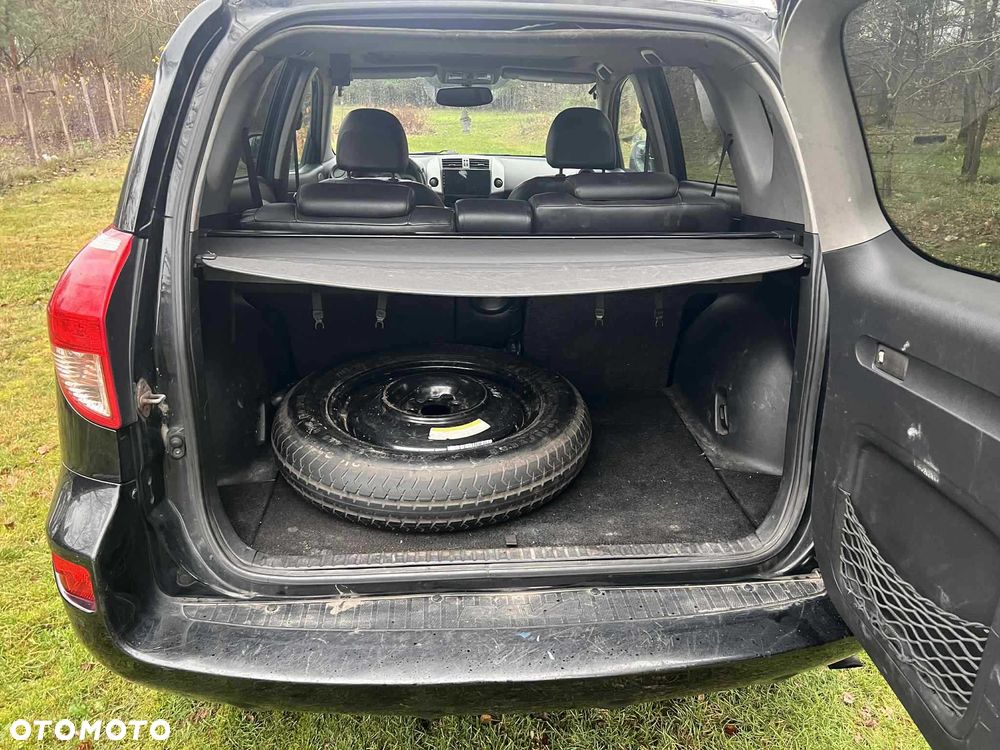 Toyota RAV4 - 8