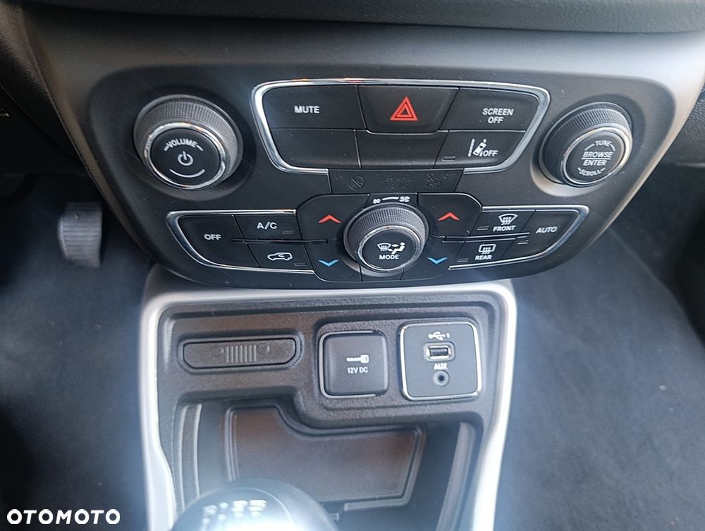 Jeep Compass 1.3 TMair Longitude FWD S&S - 19