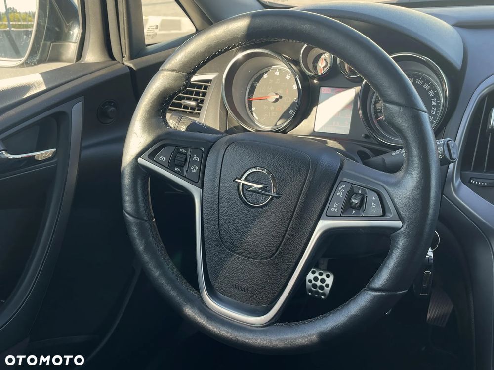 Opel Astra 1.4 Turbo Cosmo - 25