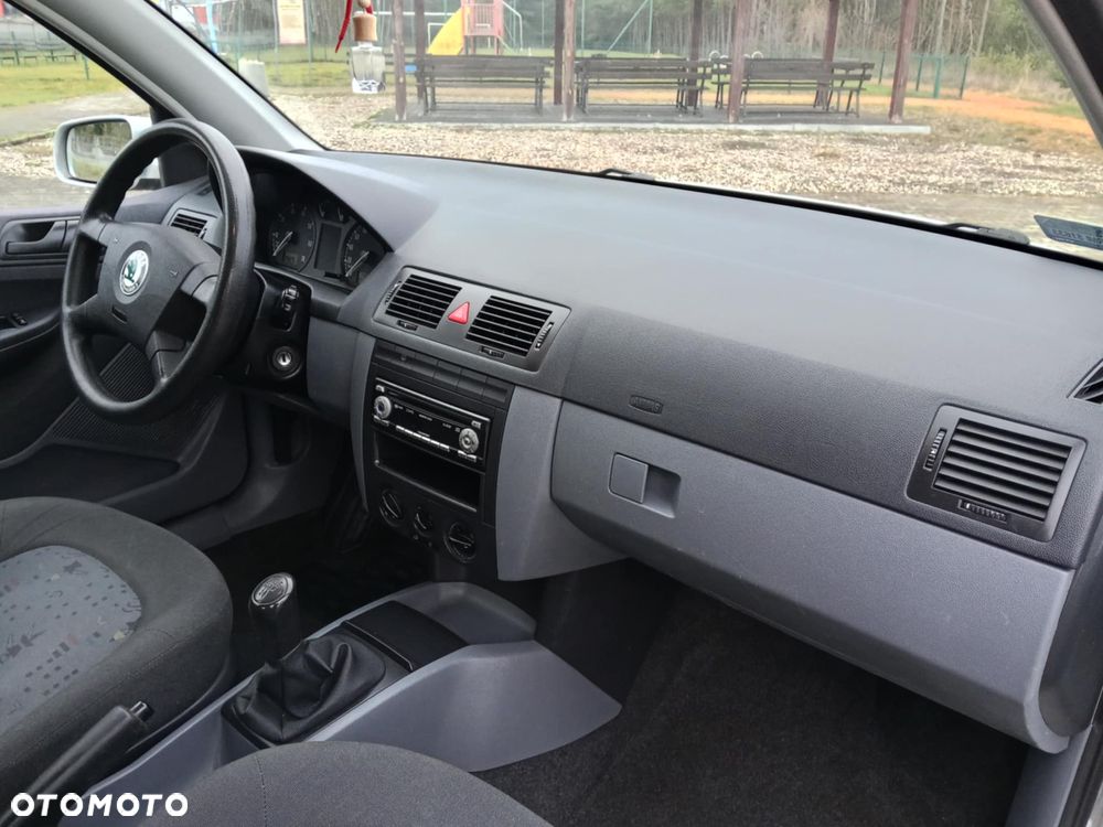 Skoda Fabia 1.2 HTP Cool Edition - 19