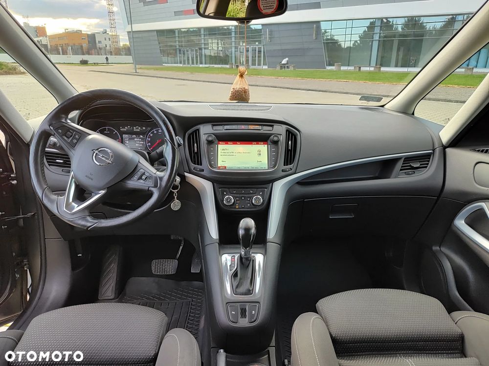 Opel Zafira - 10