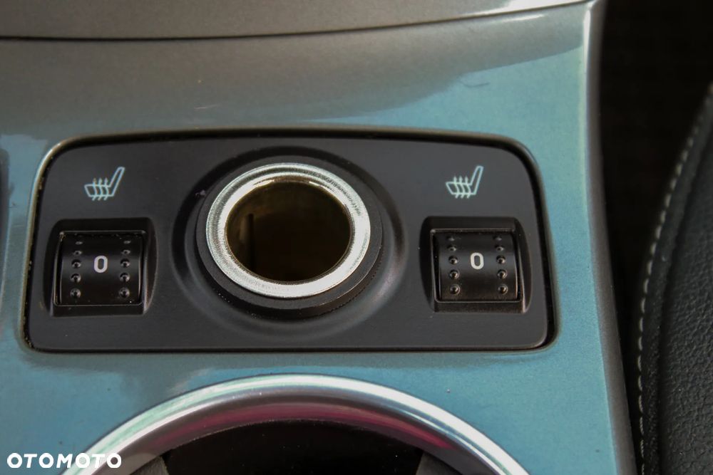 Ford Grand C-MAX 2.0 TDCi Champions Edition - 34