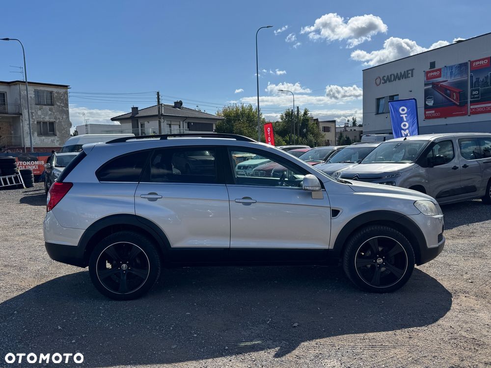 Chevrolet Captiva 2.0 d LT medium 5os - 23
