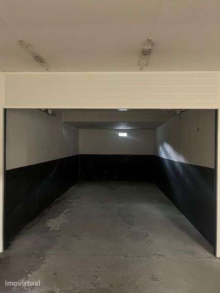 Arrendo garagem fechada centro de Vila Verde - Grande imagem: 2/3