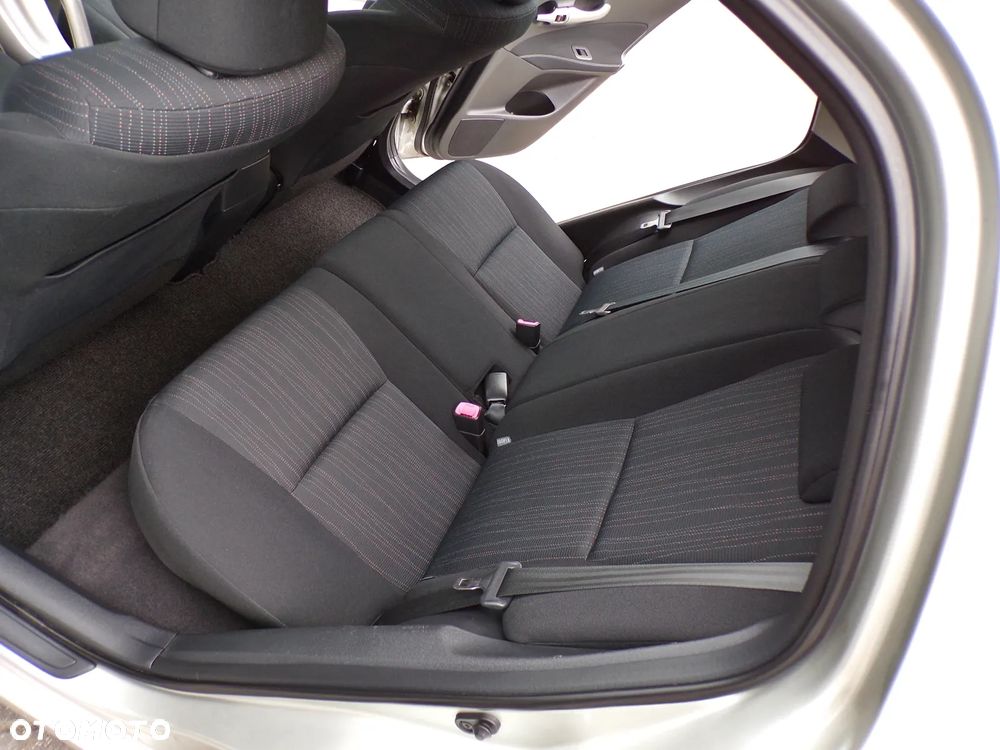 Toyota Auris 1.4 D-4D Life+ - 22
