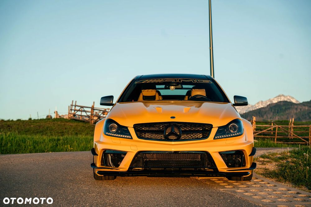 Mercedes-Benz Klasa C 63 AMG - 4
