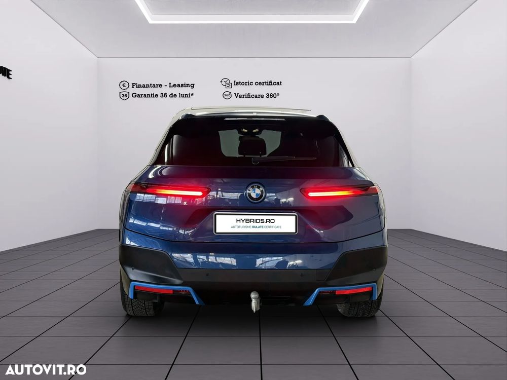 BMW iX xDrive40 - 7