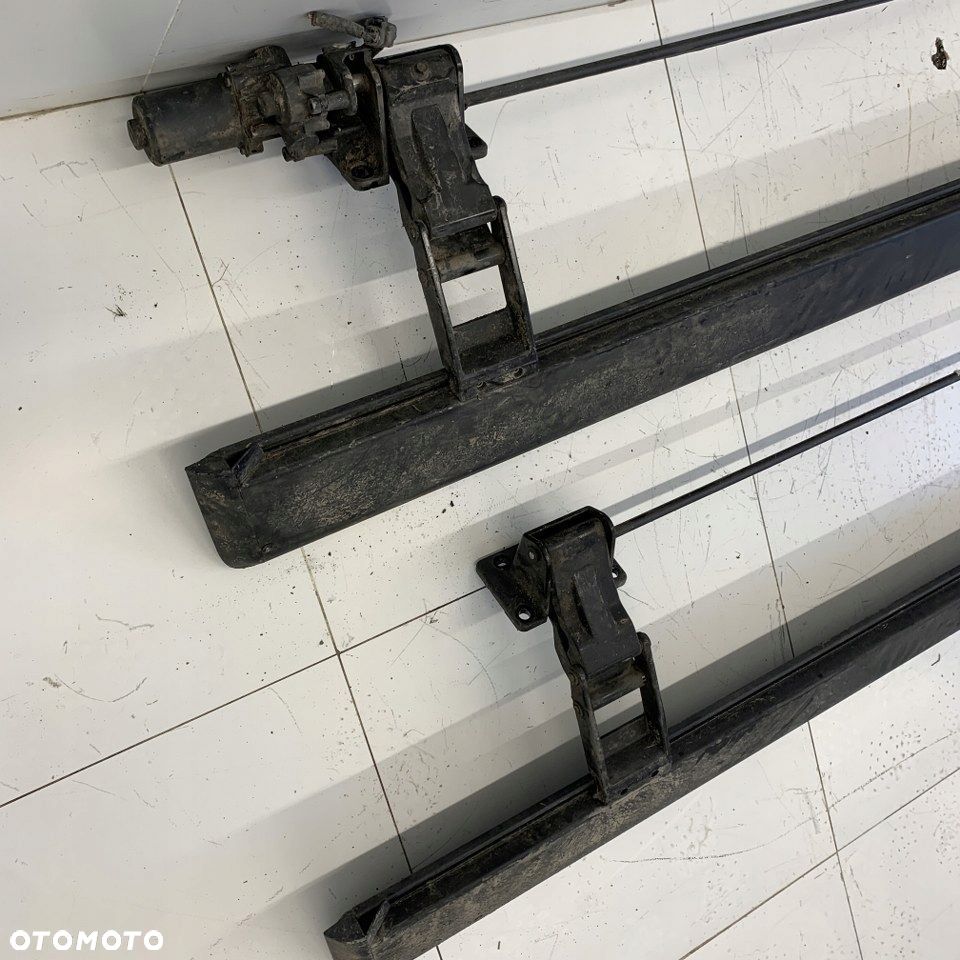 Próg prawy elektryczny wysuwan schodek stopień DODGE RAM V 1500 LIMITED 21r - 9