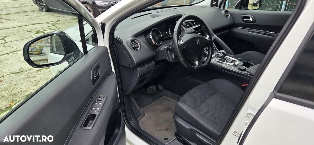 Peugeot 3008 Hybrid4 - 16