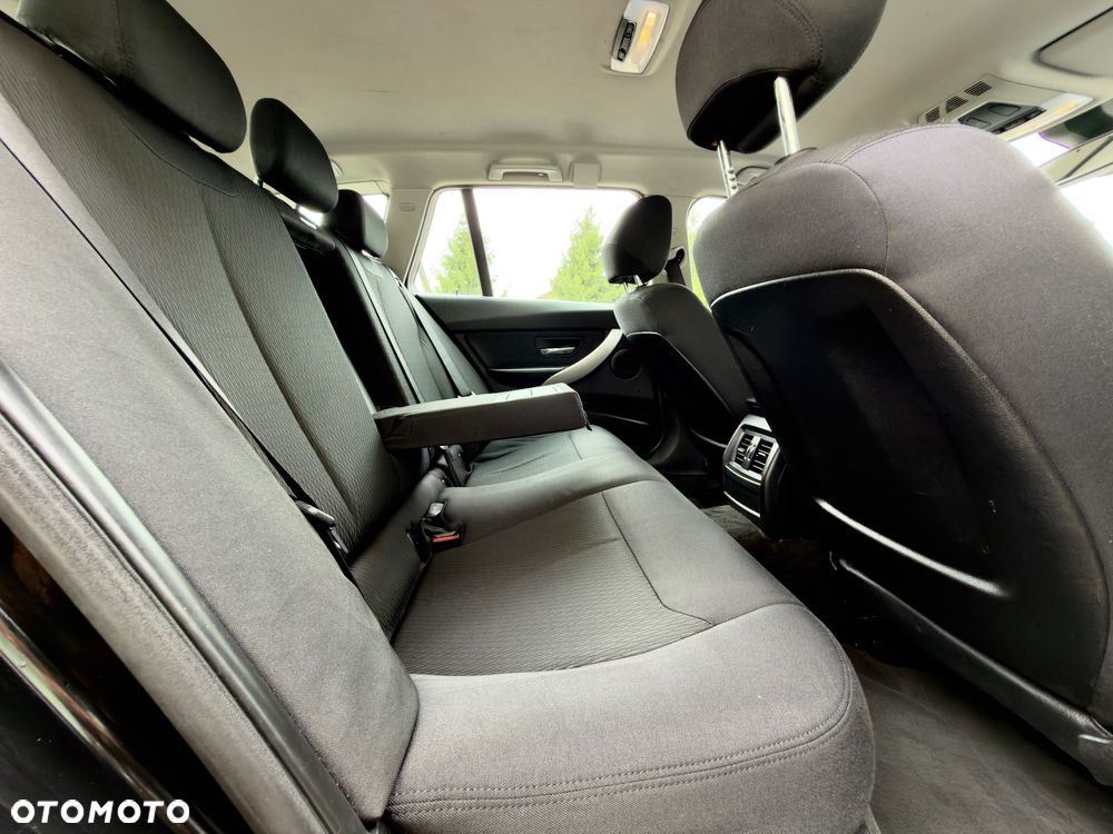 BMW Seria 3 325d - 22