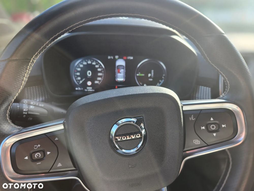 Volvo XC 40 T5 Plug-In Hybrid R-Design - 3