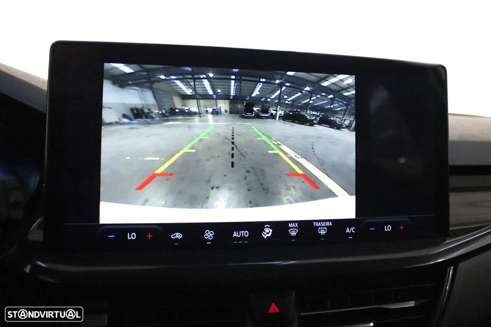 Ford Focus 1.0 EcoBoost MHEV ST-Line - 11