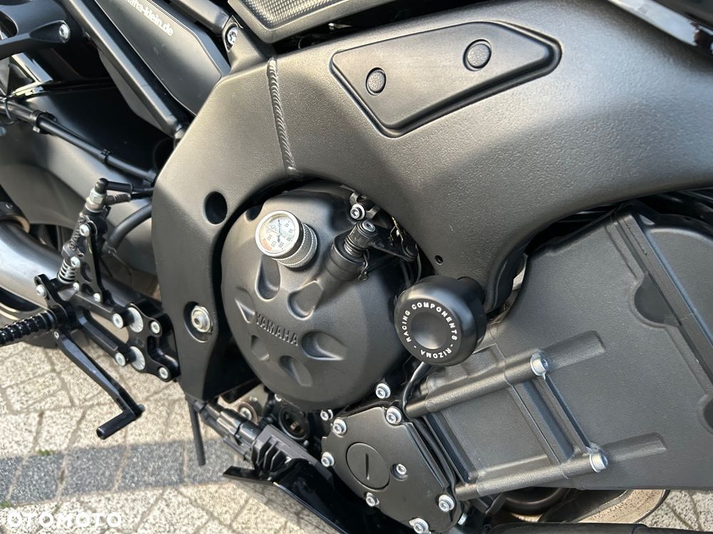 Yamaha FZ - 27