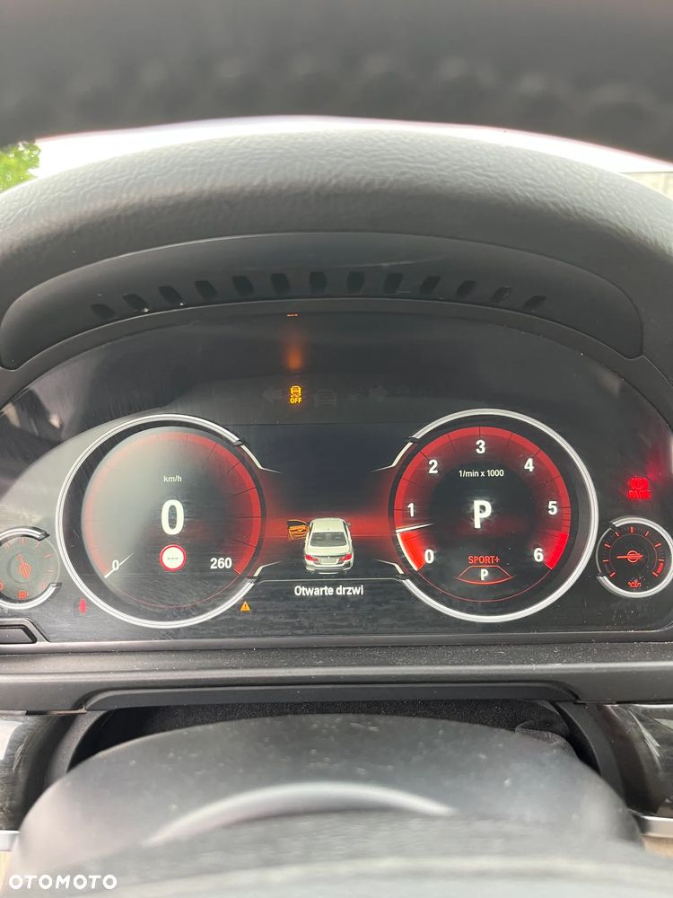 BMW Seria 5 530d xDrive Sport-Aut Luxury Line - 33
