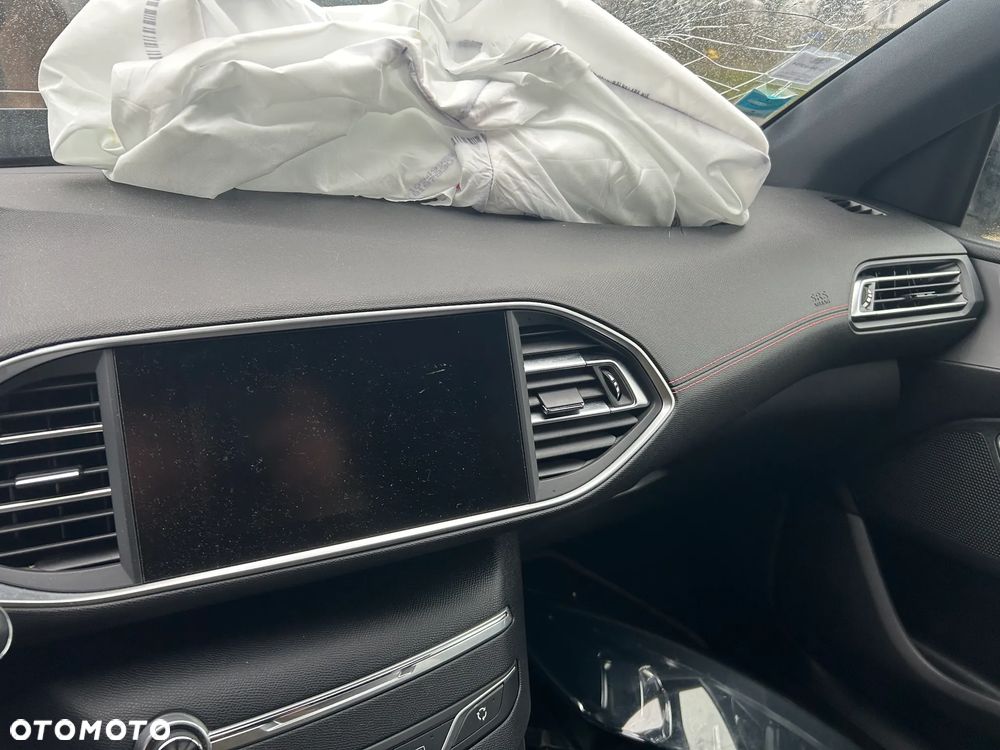 Peugeot 308 - 11