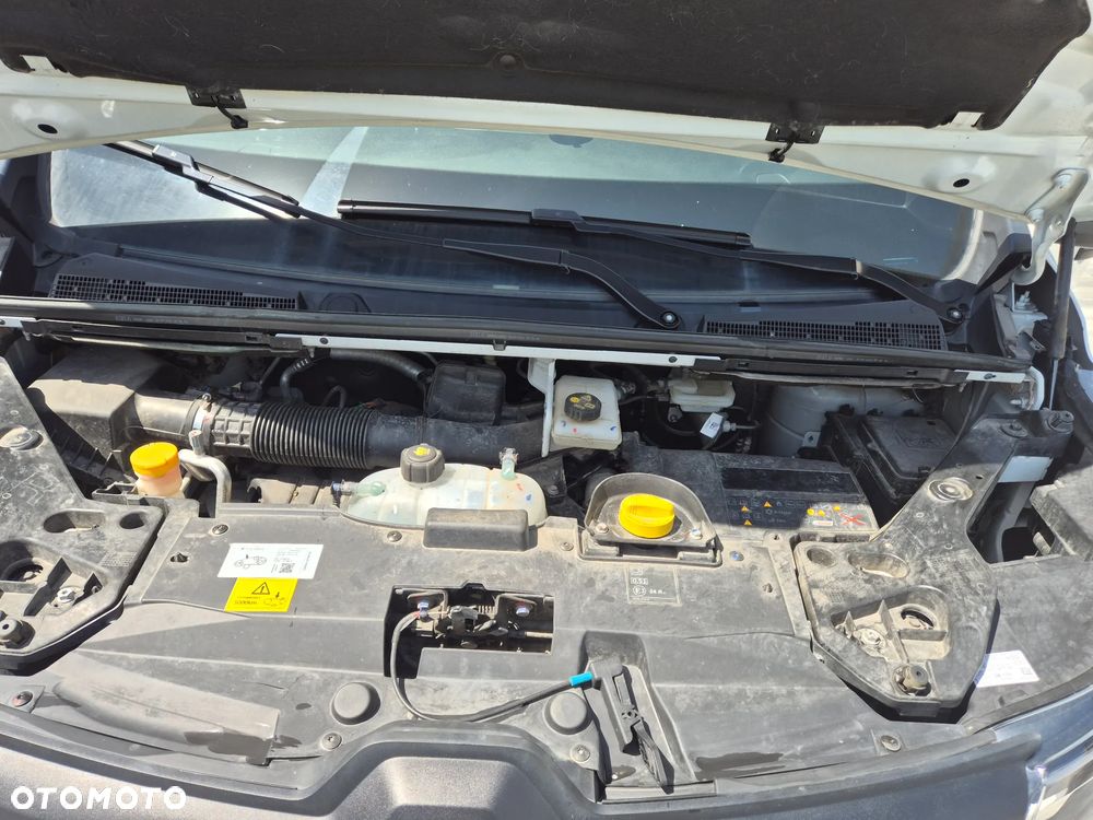 Renault TRAFIC - 12