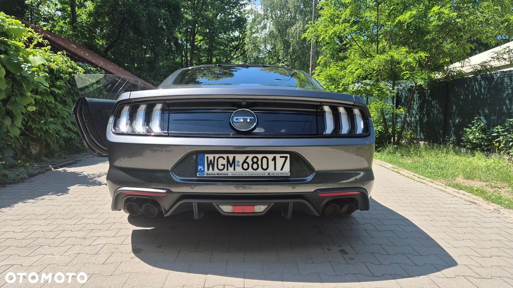 Ford Mustang - 4