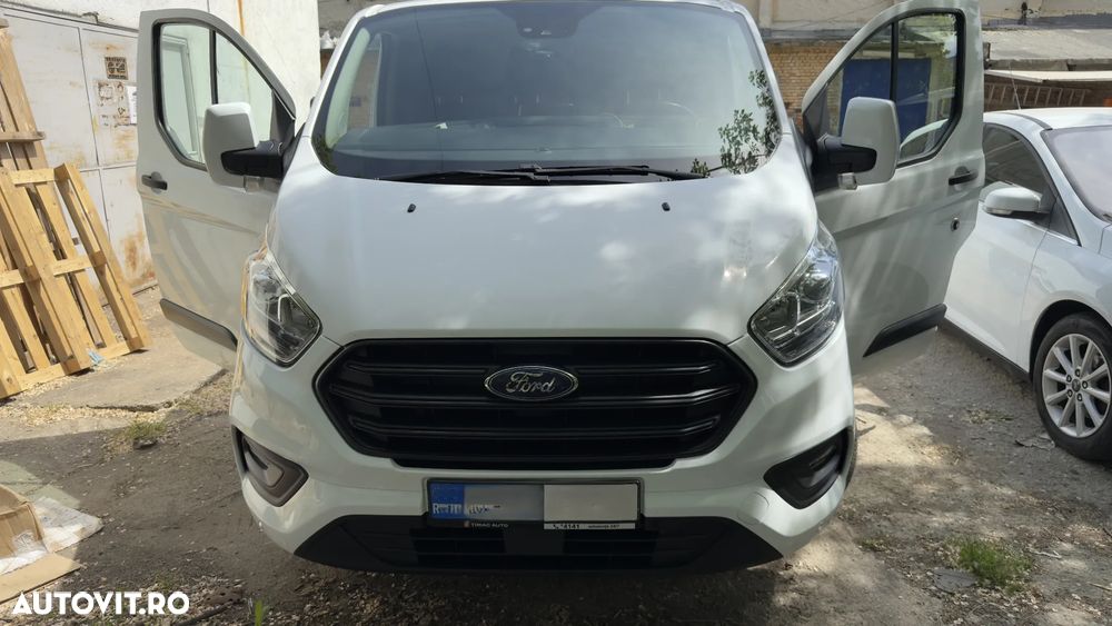 Ford TRANSIT CUSTOM - 1