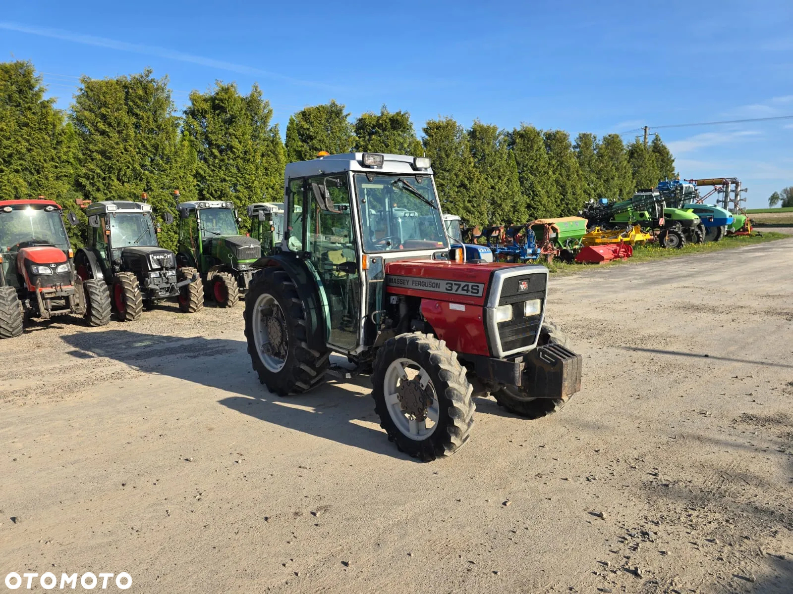 Massey Ferguson 374S - 3