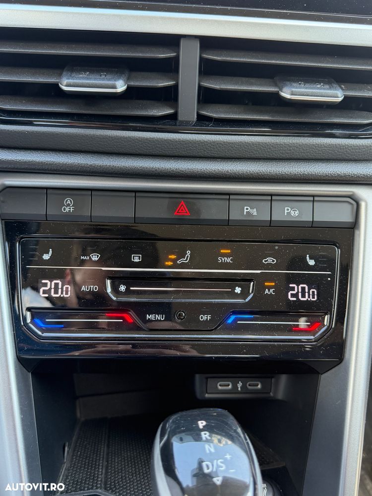 VOLKSWAGEN T-Roc 2023 — imagine 3