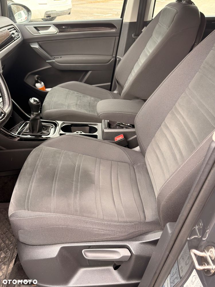 Volkswagen Touran 1.5 TSI ACT OPF Highline - 17