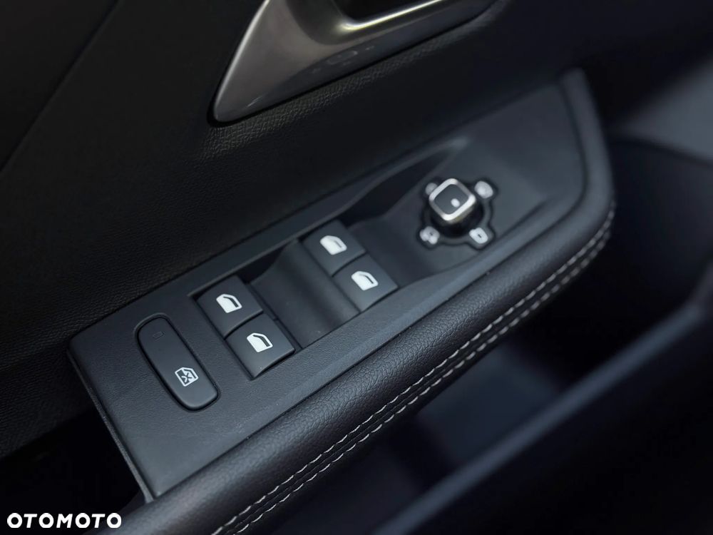 Opel Astra 1.6 T Plug-in Hybrid Edition - 11