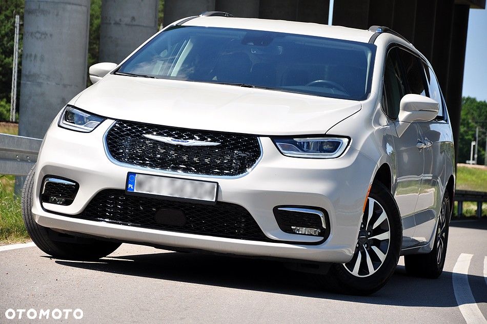 Chrysler Pacifica - 1