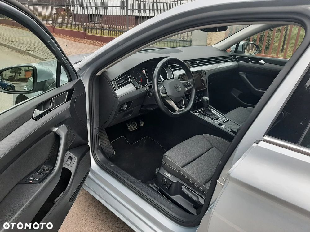 Volkswagen Passat Variant 2.0 TDI SCR DSG Business - 8