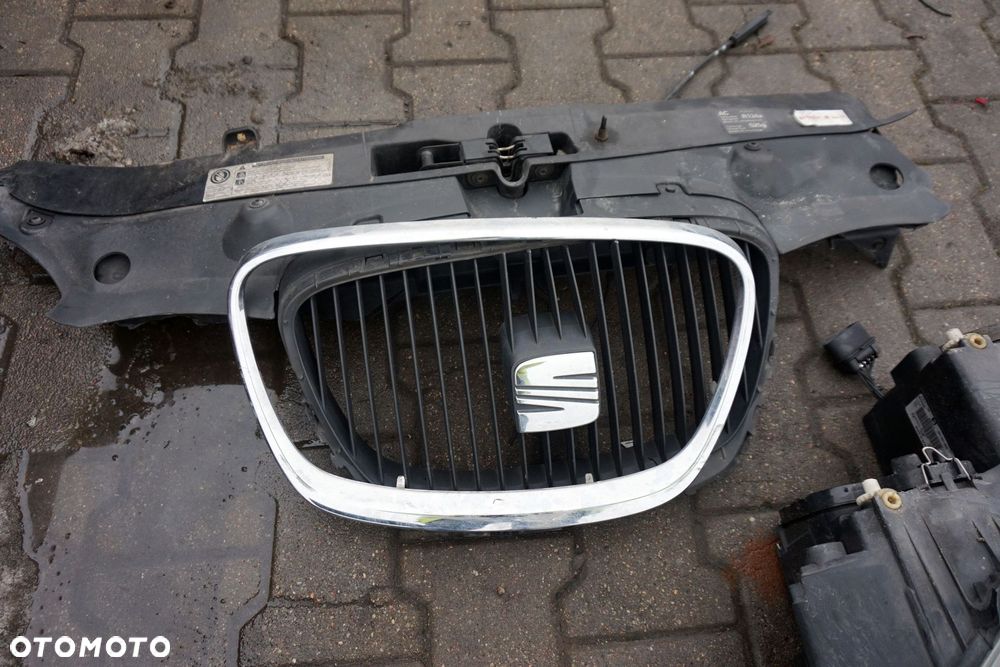 GRILL PRZEDNI ATRAPA CHŁODNICY LEON II 1P1 LIFT LC9Z  CZARNY SEAT 2009-2012 - 1