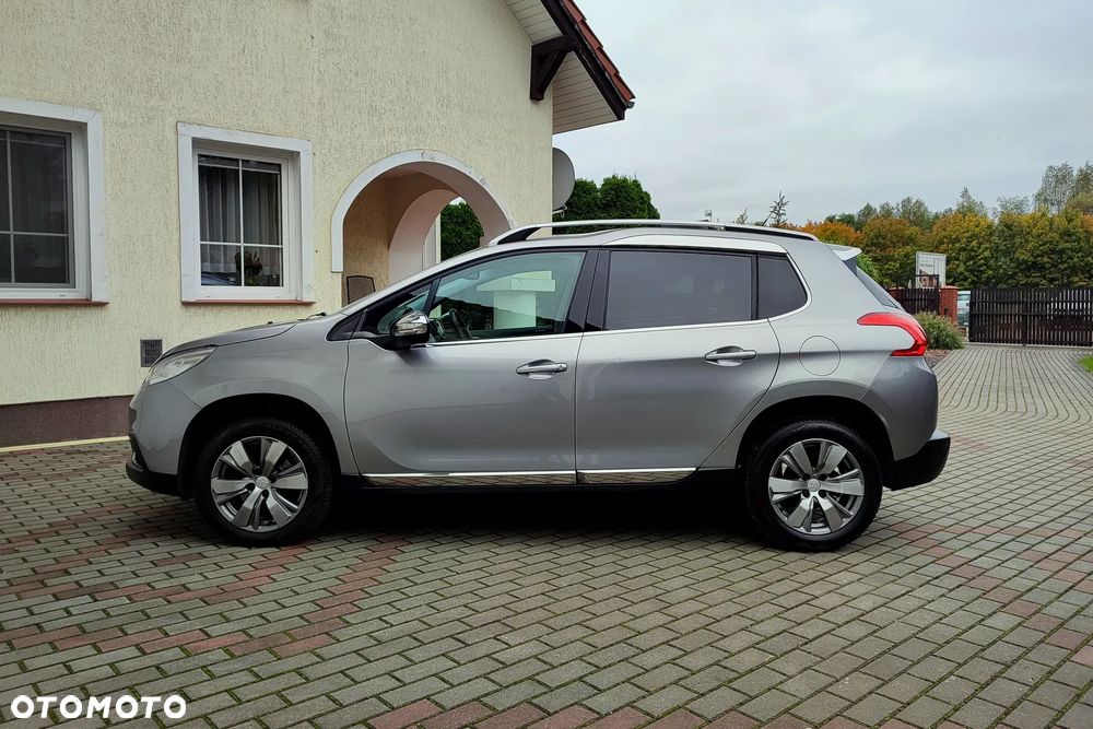 Peugeot 2008 1.2 Pure Tech Allure S&S - 29