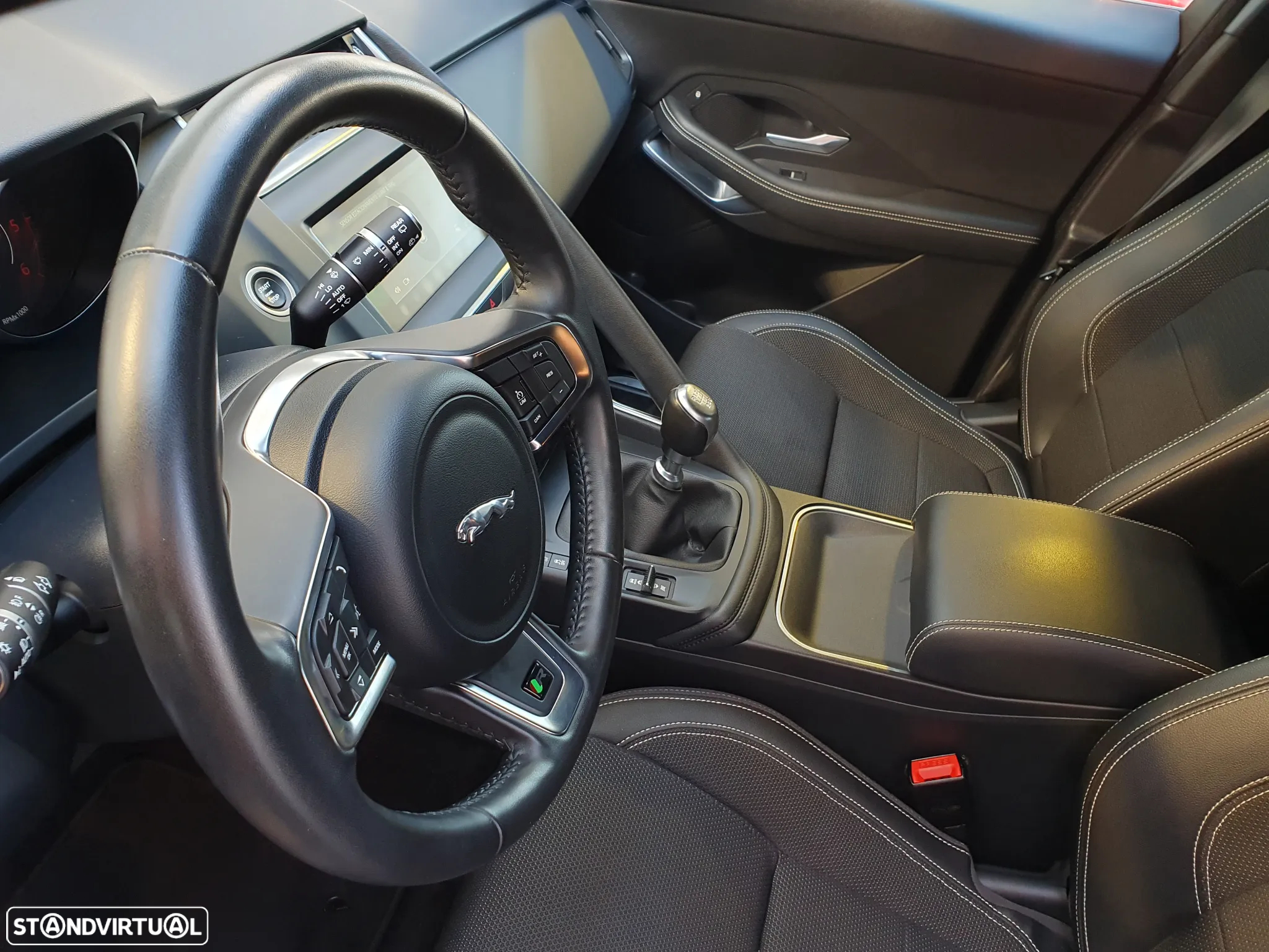 Jaguar E-Pace 2.0 i4D R-Dynamic S - 20