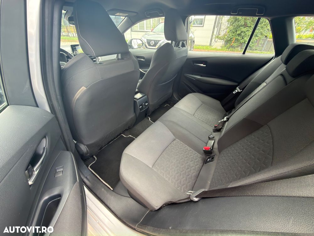 Toyota Corolla 1.8 HSD Business - 16