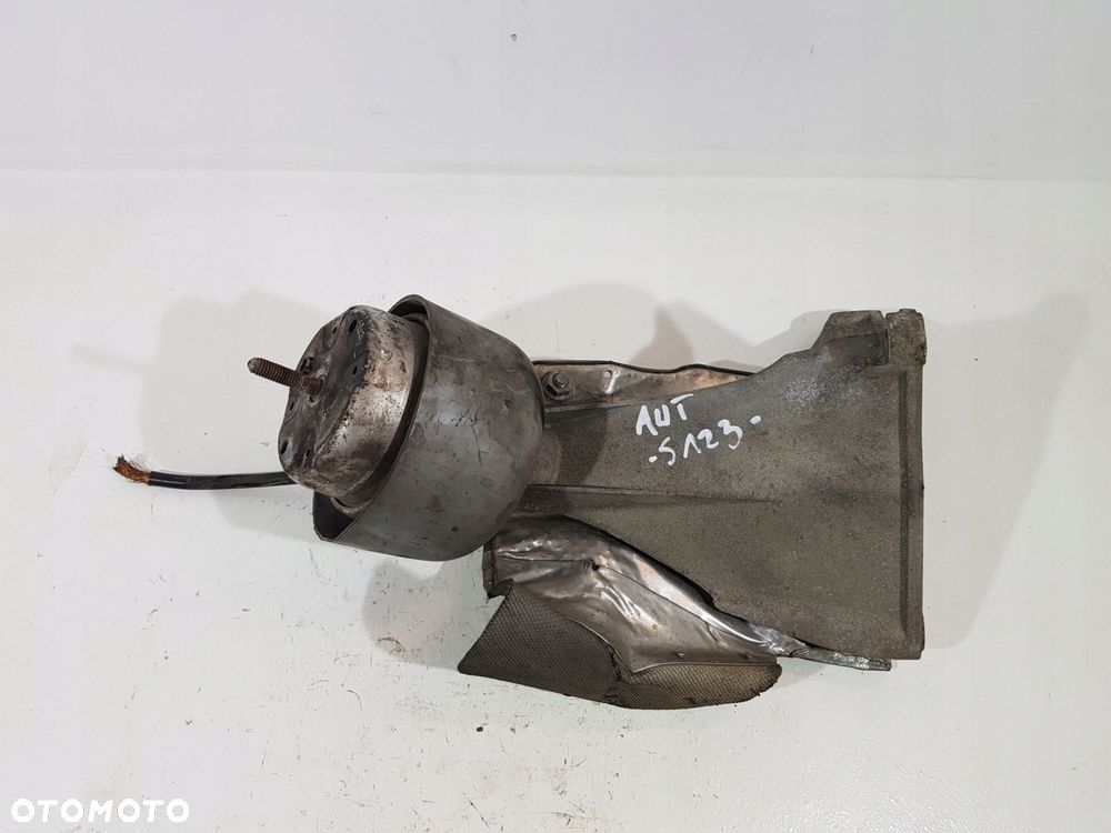 łapa poduszka silnika 8d0199388g audi a4 b6 a6 c5 passat b5 fl 1.8t awt - 1