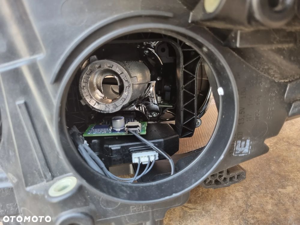 FORD FOCUS MK3 LIFT XENON LED LAMPA PRAWA PRZÓD - 7