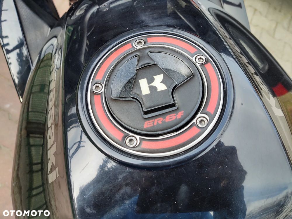 Kawasaki ER - 12
