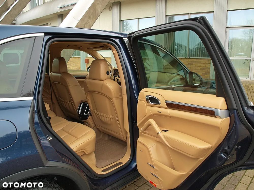 Porsche Cayenne - 11