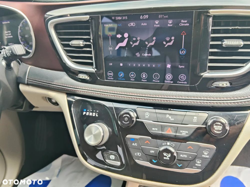Chrysler Pacifica - 6