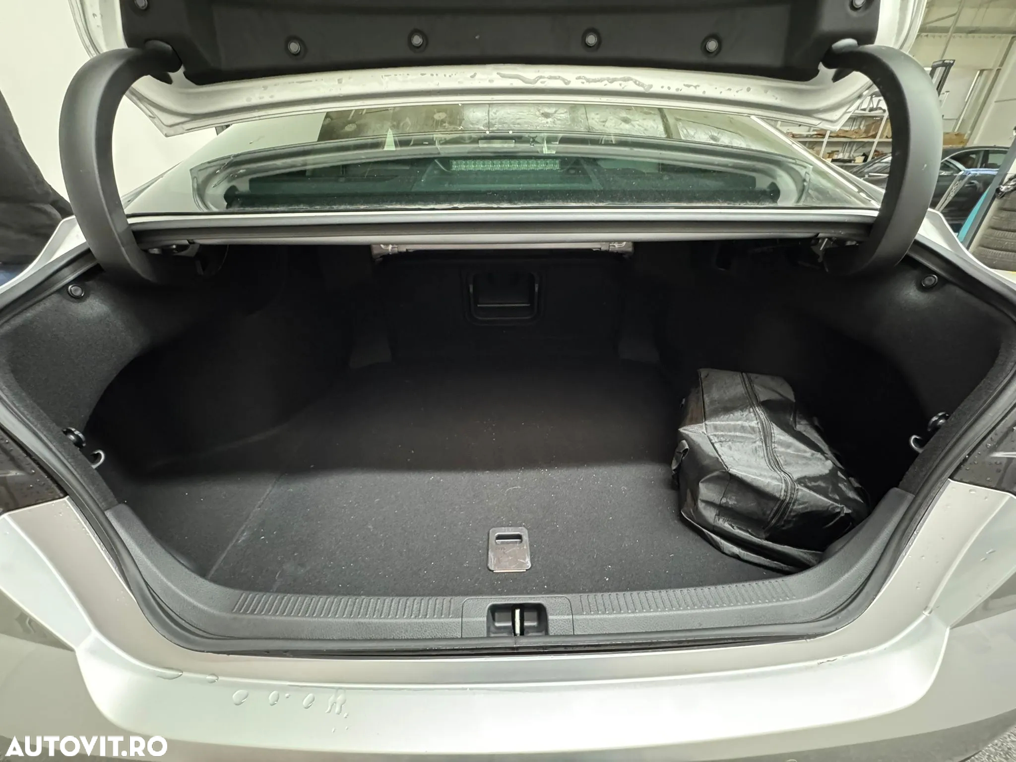 Toyota Camry 2.5 HEV Luxury - 27