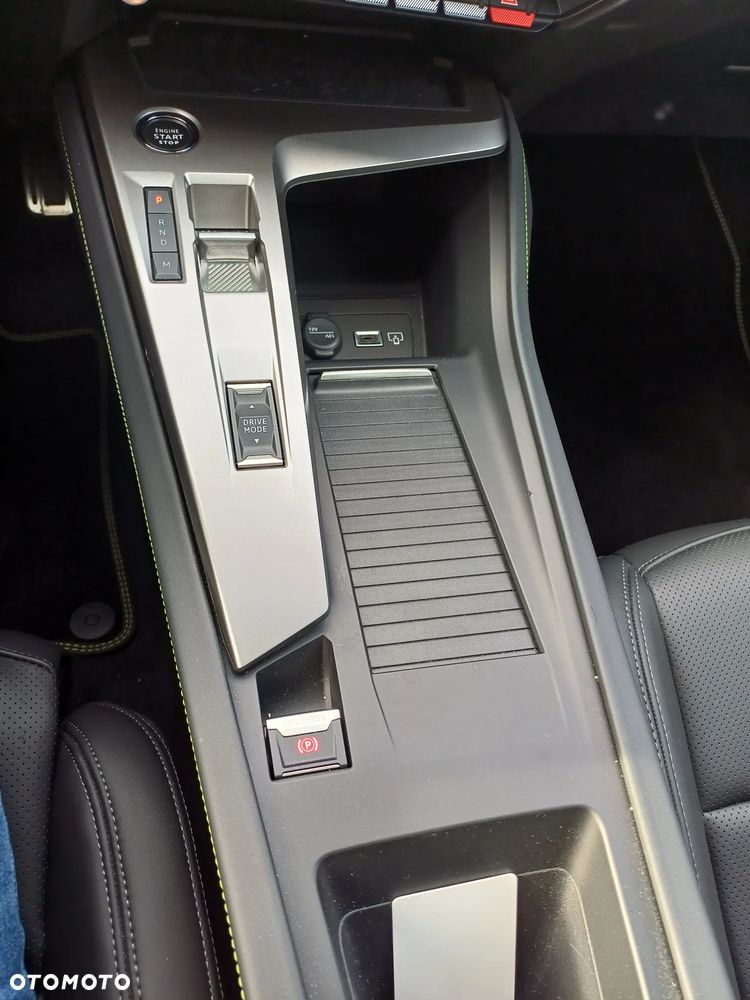 Peugeot 408 - 17