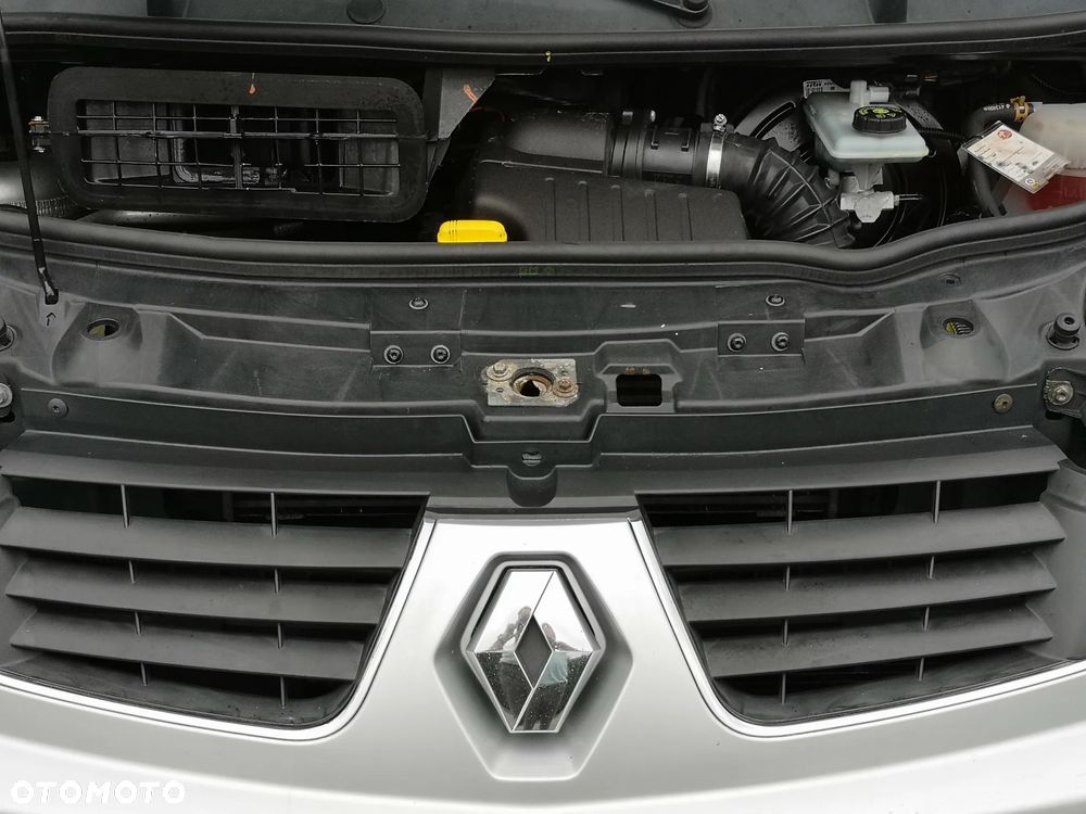 Renault Trafic 2.0dCi 90 - 16