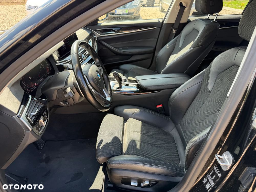 BMW Seria 5 520d Sport Line - 28
