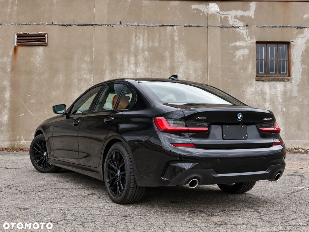 BMW Seria 3 330i xDrive M Sport sport - 3