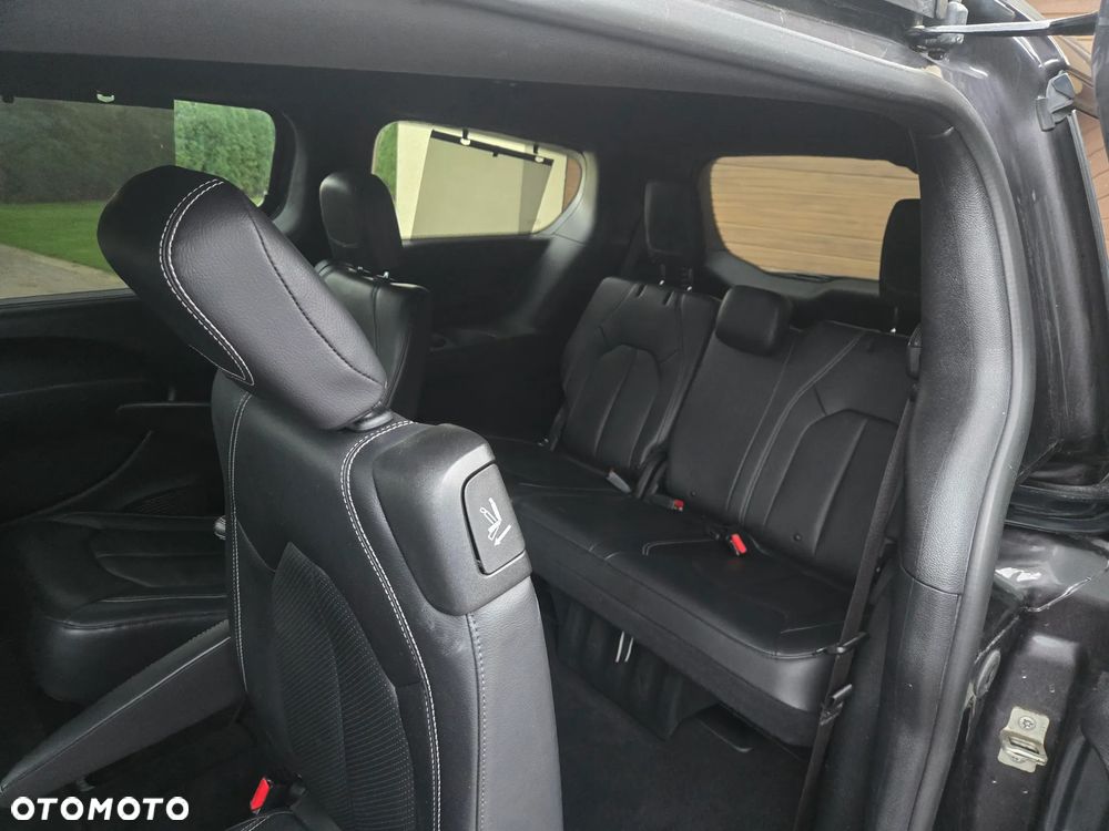 Chrysler Pacifica - 20