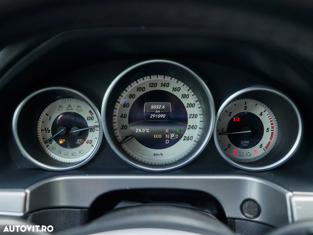 Mercedes-Benz E 220 CDI 7G-TRONIC Avantgarde - 23